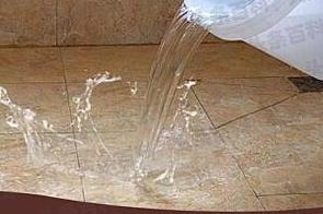 社旗漏水维修 免砸砖防水材料该如何施工